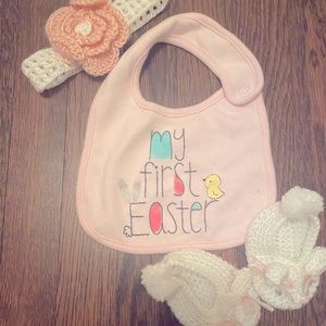 Bib, crochet bow and footies.